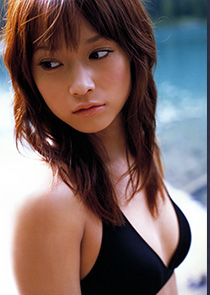 亀井絵里の水着